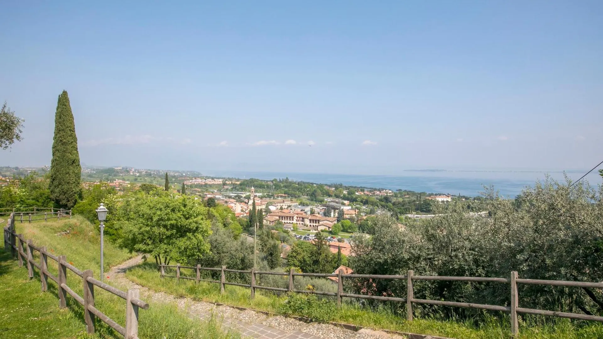 Apartment Casa Enza - Happy Rentals Desenzano del Garda